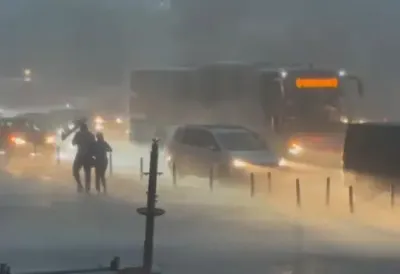 Sneg i oluja paralisali saobraćaj u celoj zemlji: Vozovi kasne, letovi otkazani - narandžasti meteoalarm, građanima stižu dramatična upozorenja