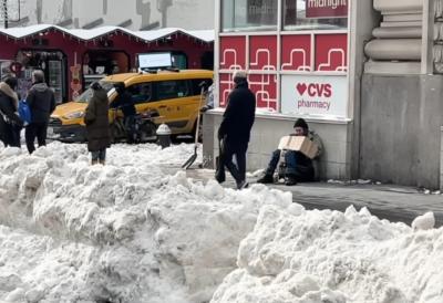 Telo pronađeno smrznuto u snegu: Raste broj preminulih usled ekstremne hladnoće, temperatura se spušta i do minus 15 stepeni (VIDEO)