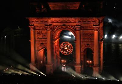 Alberto Tomba, Debora Kompanjoni i Sofija Gođa upalili olimpijski plamen