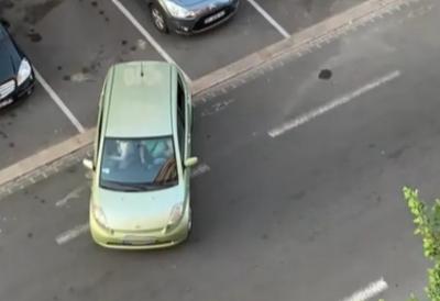 "Dobio vozačku dozvolu na lutriji"? Ovaj snimak PARKIRANJA obišao svet i nasmejao milione (VIDEO)