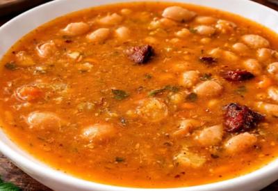 ZDRAV I UKUSAN PASULJ BEZ ZAPRŠKE: Starinsko jelo sa svežim povrćem za celu porodicu - bogat vitaminima i lakši za varenje