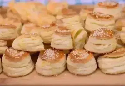 Najmekše POGAČICE za nedeljni doručak - gotove za 10 minuta, samo 3 sastojka! Nema čekanja, nema kvasca, a ukus kao iz pekare