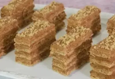 Reforma oblanda - NAJLEPŠI sitni kolač uz kafu: Prepuna sočnog čoko fila, gotova brzo i uspeva čak i POTPUNIM POČETNICIMA