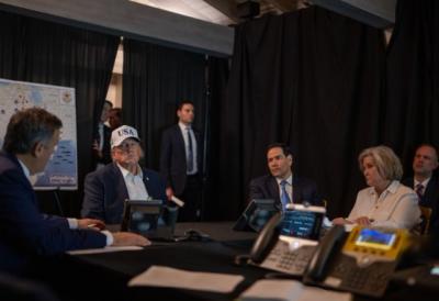 Okružen saradnicima sa kačketom na glavi: Evo gde je Tramp u ovom trenutnku, oglasila se Bela kuća