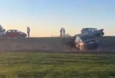 Dve osobe na reanimaciji: Detalji teške saobraćajke na Zrenjaninskom putu - prizor s mesta nesreće je jeziv (VIDEO)