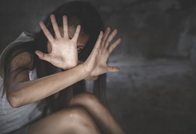 Žene povređene uspele da pobegnu iz garaže otmičarima : Dete među šestoro osumnjičenih za iznudu, u akciji učestvovalo 160 policajaca - komšija čuo lupanje pa zatekao užas