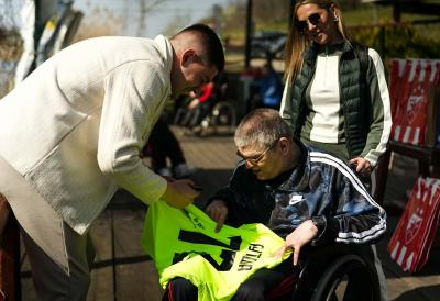 HUMANOST JE UTAKMICA U KOJOJ SVI POBEĐUJEMO: Fondacija Mozzart i Ivan Guteša uručili donaciju udruženju „Parakvad” u Vršcu