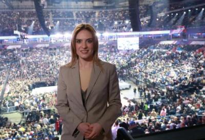 BILO JE MNOGO SKUPOVA, ALI OVAJ JE POSEBAN Ministarka Đurđević Stamenkovski u Areni: Neverovatna energija! Srbija je naša porodica, naša tvrđava, nepobediva!