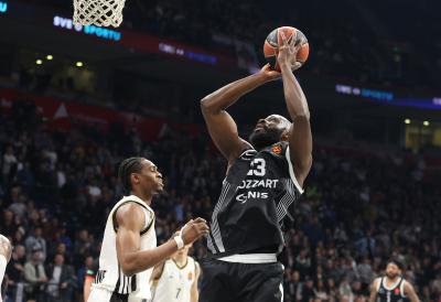 JEZIVE SCENE U ARENI: Džekiri jaukao od bolova na parketu - TEŠKA POVREDA