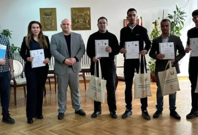 Uručeni sertifikati polaznicima projekta "Unapređenje i jačanje digitalnih veština" - GO Čukarica