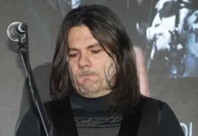 Nestao Aca Amadeus nakon sletanja u Beograd? Članovi benda i prijateljica u potrazi za muzičarem