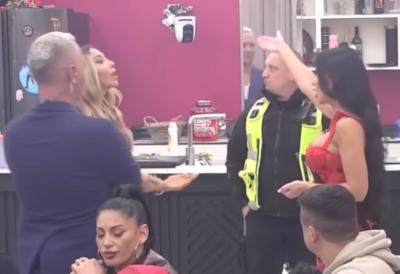 "Sa mnom ti ne treba rat": Obezbeđenje opkolilo Staniju i Aneli, potpuni haos u Beloj kući