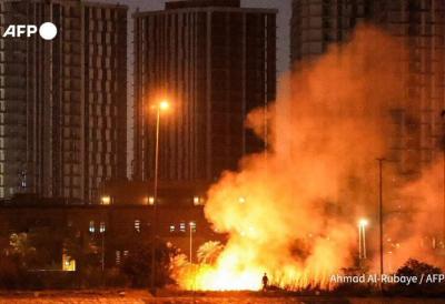 Pogođena američka ambasada: Dronovi probili zaštitu, eksplozije na sve strane