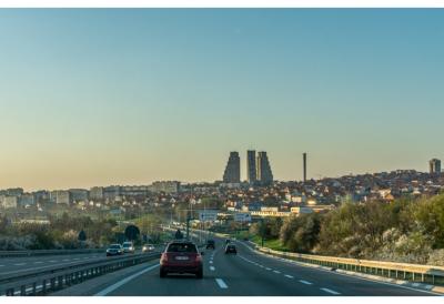 Radovi remete saobraćaj: Od večeras zatvorene dve trake Moto‑puta kroz Beograd