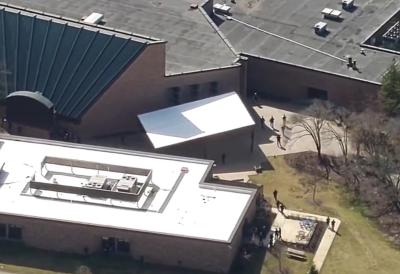 Pucnjava u sinagogi u Mičigenu: Škole i vrtići zatvoreni, policija u potrazi za napadačem (VIDEO)