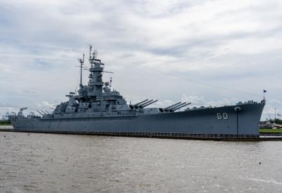 Najveći ratni brod na svetu u plamenu, ima povređenih: Ovo je ishod strašnog incidenta, oglasili se američki zvaničnici -Gigantski nosač aviona planuo u sekudni