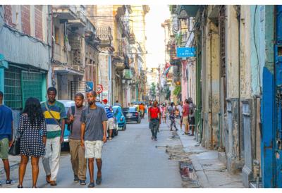 (VIDEO)Neredi na severu zemlje: Demonstranti napali kancelariju vladajuće partije, nezadovoljstvo došlo do tačke ključanja