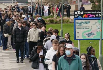 Raste broj obolelih od meningitisa: Država pokrenula masovnu vakcinaciju, otvaraju se i dodatni punktovi - Preko hiljade ljudi čeka