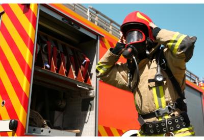 Drama u Novom Sadu: Planula kuhinja na trećem spratu, tri vozila gasila požar