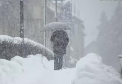 Sneg paralizovao severozapadnu BiH: Bez struje 50.000 ljudi, otkazana nastava (VIDEO)
