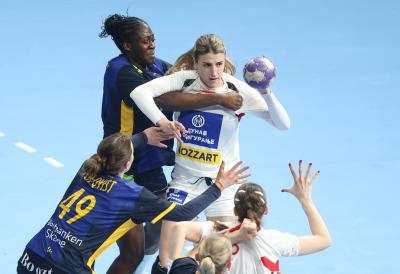 PORAZ NA DEBIJU SANDRE KOLAKOVIĆ: Šveđanke prejake za rukometašice Srbije