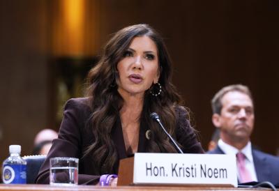 Tramp prsekao: Smenjena ministarka unutrašnje bezbednosti