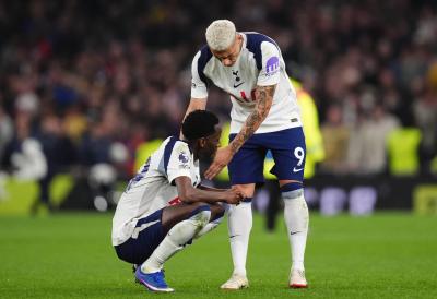 OVO NE LIČI NI NA ŠTA: Čovek zvani NEUSPEH vodi Totenhem u Čempionšip