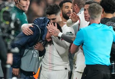 SKANDAL U PARIZU: Fudbaler Čelsija gurnuo dečaka koji skuplja lopte, pa se pokajao - Izvinio sam se otprilike 35 puta