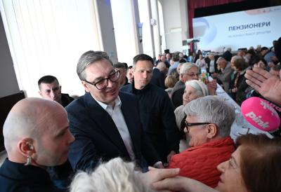 Vučić u Sevojnu: Predsednik obilazi porodičnu kompaniju "Bobi-Stef", vlasnik imao posebnu molbu za njega - "Vidite vi kako to Ercovi rade..."