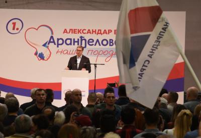 "Naša politika je da trpeza bude puna i da za trpezom budemo svi" Vučić: Tolika histerija je nastala kad su nam videli samo jednu raketu