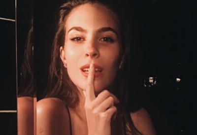 (FOTO) LJUBILA JE FATALNOG GLUMCA, PREDVIĐALI IM BRAK: Malo ko zna da je ova lepotica ćerka naše POZNATE GLUMICE