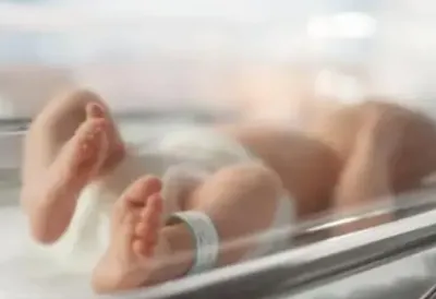 Ćerkica bila modra i bez daha: Otac slučajno prignječio svoju bebu tokom sna, srce nije izdržalo