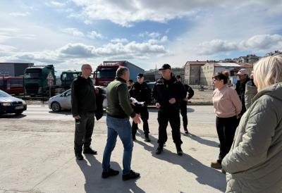 Incident u Boru: Blokader napao prolaznika jer je mislio da nosi dupli birački spisak, ispostavilo se da nosi račun