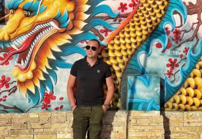 "Odoh u Australiju, tamo se ne puca!" Naš pevač hitno napustio egzotičnu destinaciju - Darko Filipović se oglasio iz aviona