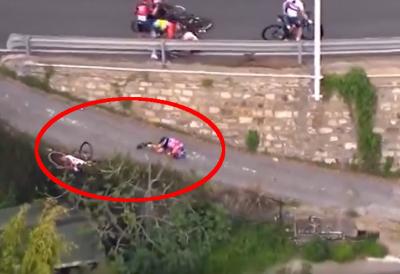 Obelodanjeno u kakvom je stanju devojka koja je biciklom sletela sa puta: Užasavajući snimak je sve zaprepastio (VIDEO)