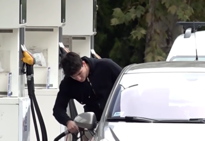 "Svaka država koja već sad kuka u vezi goriva, vode je klošari" Hrvati kipte od besa, ljuti na vlast i tajne službe što nema derivata: Znali su da ovo dolazi...