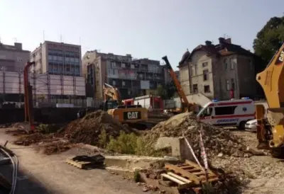 Poznato stanje povređenog radnika iz Mladenovca: Tona zemlje zatrpala čoveka, nadležni pokrenuli istragu