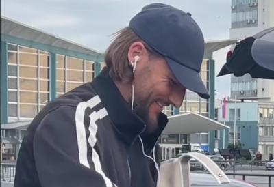 Snimili smo Nemanju Gudelja na aerodromu u svom prepoznatljivom stilu: Fudbaler izgovorio OVO, a po njega došao džip Cece Ražnatović