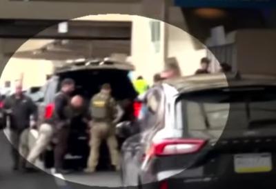 "Slučajno ispalio metak" Neviđeni incident: Obezbeđenje Bajdenove žene u haosu, agent pucao sebi u nogu (FOTO/VIDEO)