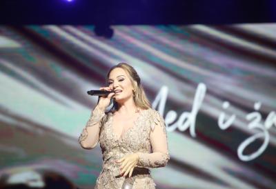 Jelena Tomašević se srušila na bini, hitno prebačena u bolnicu