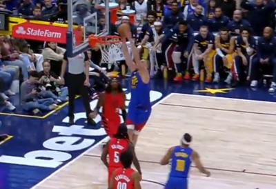 OVO SE RETKO VIĐA: Jokić ZAKUCAO protiv Portlanda (VIDEO)