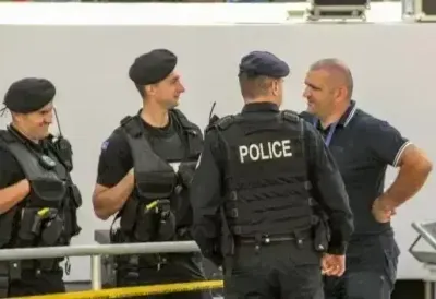 Stravičan teror u centru Leposavića: Tzv. kosovska policija mučila srpskog mladića (18) zbog natpisa na duksu