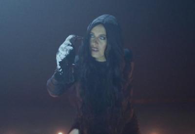 Baca kletvu, uz mračni ritual: Snimak Ivane Krunić dok izvodi okultni obred zapanjio javnost