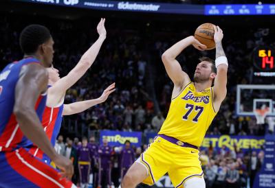 PREKINUT POBEDNIČKI NIZ: Lejkersi zaustavljeni u Detroitu