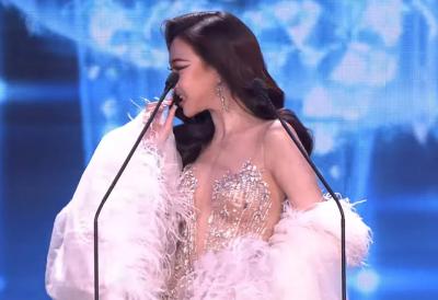 Misici ISPALI ZUBI usred predstavljanja na pisti: Njena reakcija ostavila sve bez teksta