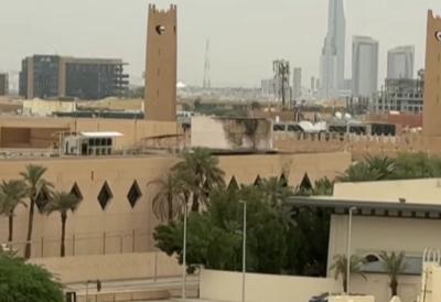 Američka ambasada u Rijadu meta napada: Iranski dronovi naneli ozbiljnu materijalnu štetu (VIDEO)