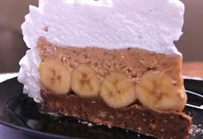 Posna torta sa bananama BEZ PEČENJA koja uspeva baš svima: Slojevi keksa i oraha, kremasta i mekana kao duša, a gotova dok kafa provri