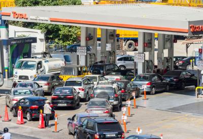 Pumpe se prazne na severu zemlje: Intervenisala policija zbog gužvi - Ljudi zbog naglog skoka cene pustoše u panici sve rezerve