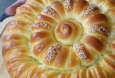 Najmekša i BRZA PUTER POGAČA koja svima uspeva - Idealna za praznike i porodična okupljanja, pufnasta poput oblaka