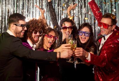 Zabavljala se sa prijateljicama na devojačkoj, a onda su na scenu stupili NJENI BIVŠI MOMCI